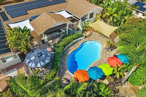 9865 Edgelake Dr, La Mesa, CA 91941