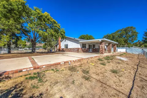 Exterior - 33155 Avenue D, Yucaipa, CA 92399 photo 7 of 22