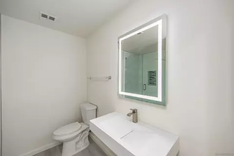 Bath - 33155 Avenue D, Yucaipa, CA 92399 photo 3 of 3