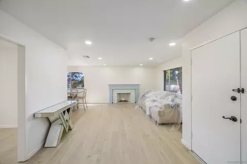 Living - 33155 Avenue D, Yucaipa, CA 92399 photo 4 of 5