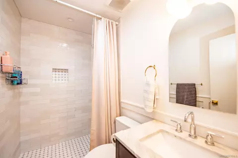 Bath - 15235 Hesta, Poway, CA 92064 photo 3 of 5