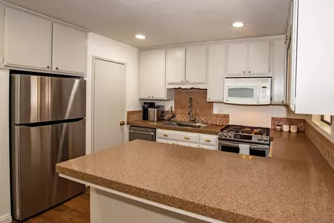 Kitchen - 15235 Hesta, Poway, CA 92064 photo 2 of 4