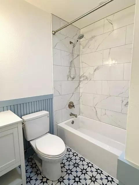 Bath - 15235 Hesta, Poway, CA 92064 photo 5 of 6