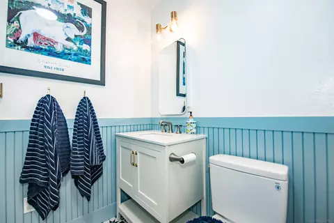 Bath - 15235 Hesta, Poway, CA 92064 photo 4 of 5