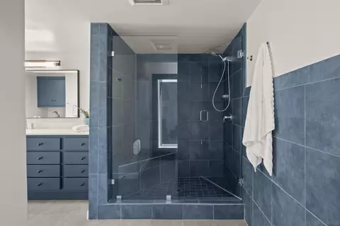 Bath - 1653 El Paso Real, La Jolla, CA 92037 photo 2 of 4