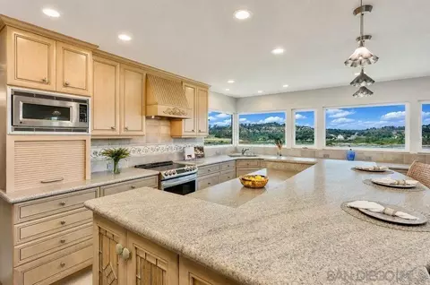 Kitchen - 942 Santa Hidalga, Solana Beach, CA 92075 photo 4 of 6