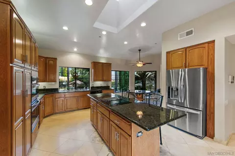 Kitchen - 3004 Via Donito, Alpine, CA 91901 photo 2 of 4