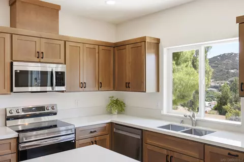 Kitchen - 707 Lingel Dr, El Cajon, CA 92019 photo 5 of 5