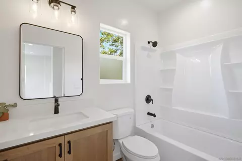 Bath - 707 Lingel Dr, El Cajon, CA 92019 photo 1 of 4