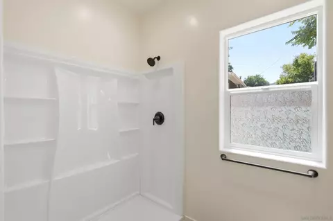 Bath - 707 Lingel Dr, El Cajon, CA 92019 photo 4 of 4