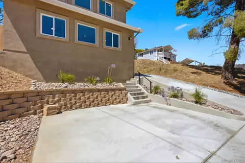 Exterior - 707 Lingel Dr, El Cajon, CA 92019 photo 4 of 9