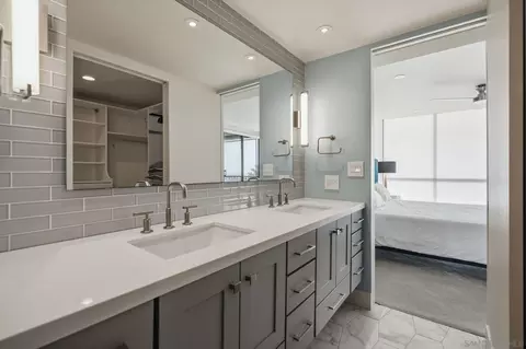 Bath - 2500 Torrey Pines Rd #403, La Jolla, CA 92037 photo 1 of 5