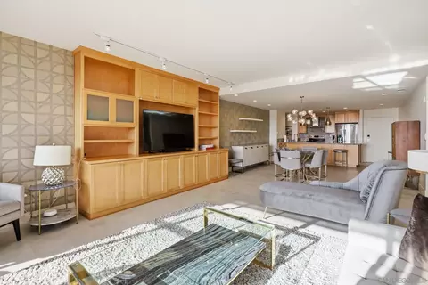Living - 2500 Torrey Pines Rd #403, La Jolla, CA 92037 photo 3 of 4