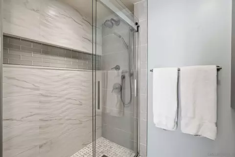 Bath - 2500 Torrey Pines Rd #403, La Jolla, CA 92037 photo 3 of 5
