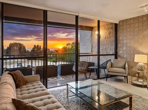 Living - 2500 Torrey Pines Rd #403, La Jolla, CA 92037 photo 2 of 4