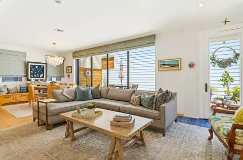 Living - 926 D Ave, Coronado, CA 92118 photo 1 of 3