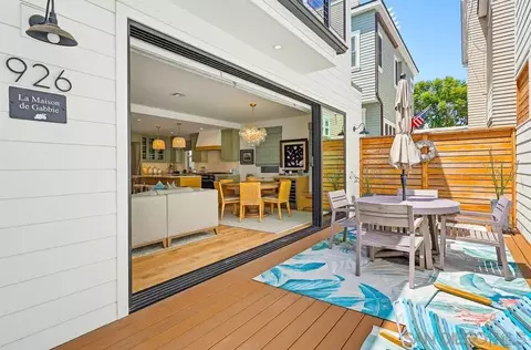Exterior - 926 D Ave, Coronado, CA 92118 photo 2 of 6