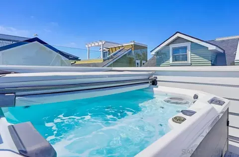 Exterior - 926 D Ave, Coronado, CA 92118 photo 5 of 6