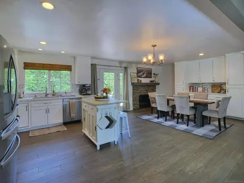 Kitchen - 13109 Vista Vw, Poway, CA 92064 photo 2 of 2