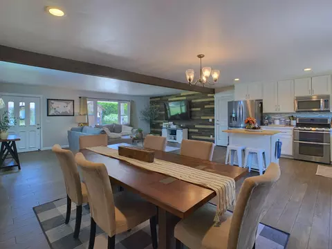 Dining - 13109 Vista Vw, Poway, CA 92064 photo 1 of 3