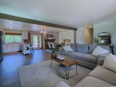 Living - 13109 Vista Vw, Poway, CA 92064 photo 2 of 2