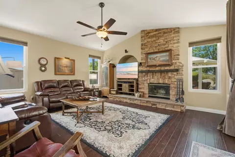Living - 23429 Green Glen Rd, Ramona, CA 92065 photo 1 of 2