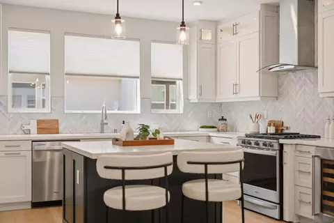 2863 Avella Cir, San Diego, CA 92108