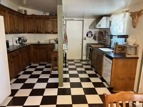 Kitchen - 44622 Holtville Ave, Jacumba, CA 91934 photo 1 of 3