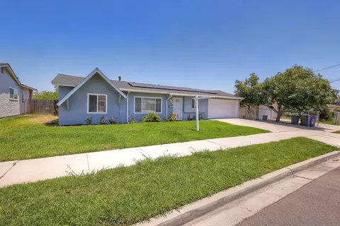 Exterior - 723 Osage St, Spring Valley, CA 91977 photo 3 of 10