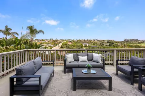 Exterior - 1705 Hawk View Dr, Encinitas, CA 92024 photo 4 of 10