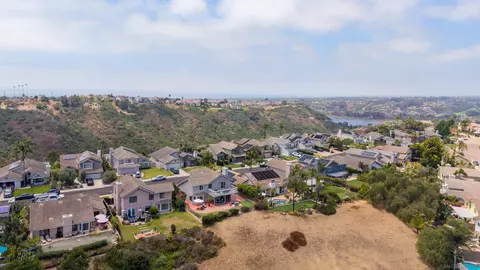View/Area - 1705 Hawk View Dr, Encinitas, CA 92024 photo 5 of 6