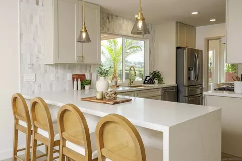 1705 Hawk View Dr, Encinitas, CA 92024
