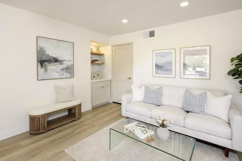Living - 1705 Hawk View Dr, Encinitas, CA 92024 photo 4 of 5