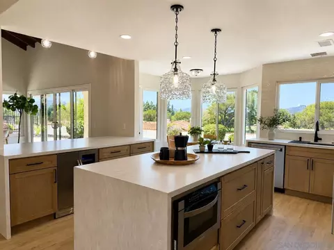 17656 Caminito Hercuba, San Diego, CA 92128