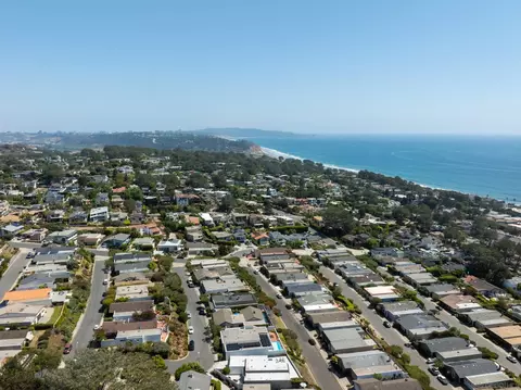 View/Area - 2206 Place Monaco, Del Mar, CA 92014 photo 4 of 5