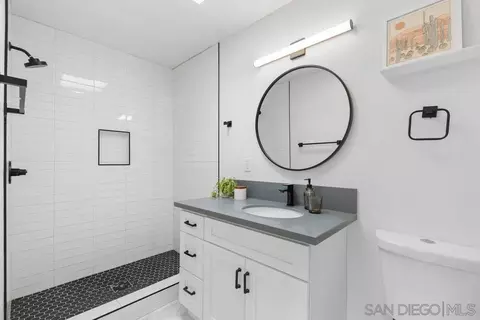 Bath - 725 Teaberry St, Encinitas, CA 92024 photo 1 of 2