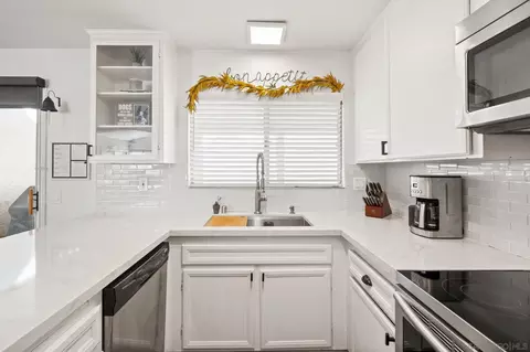 Kitchen - 1857 Elva, El Cajon, CA 92019 photo 4 of 6