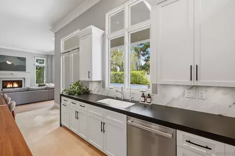 Kitchen - 14004 Mercado Dr, Del Mar, CA 92014 photo 7 of 7