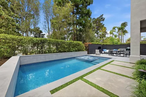 Exterior - 14004 Mercado Dr, Del Mar, CA 92014 photo 5 of 8