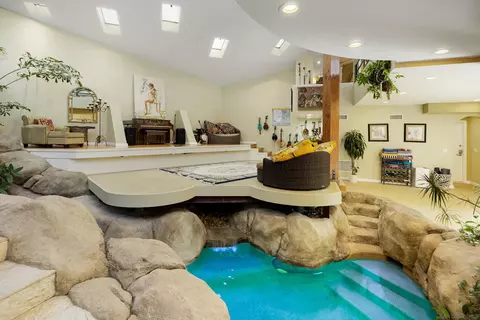 1876 Sefton Pl, San Diego, CA 92107