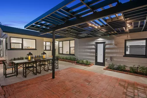 Exterior - 211 Ocean St, Solana Beach, CA 92075 photo 3 of 8