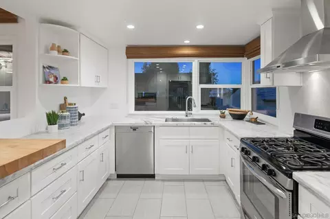Kitchen - 211 Ocean St, Solana Beach, CA 92075 photo 2 of 5