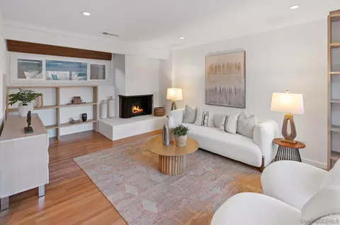 Living - 211 Ocean St, Solana Beach, CA 92075 photo 4 of 4