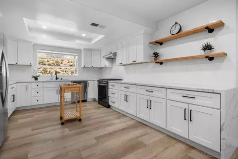 Kitchen - 13309 Lakeview Way, Lakeside, CA 92040 photo 1 of 3