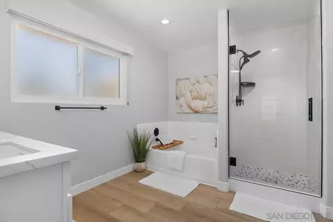 Bath - 13309 Lakeview Way, Lakeside, CA 92040 photo 1 of 3