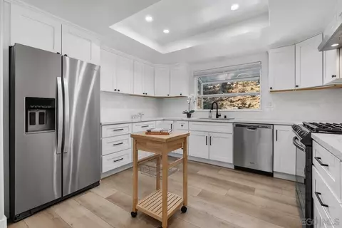 Kitchen - 13309 Lakeview Way, Lakeside, CA 92040 photo 2 of 3