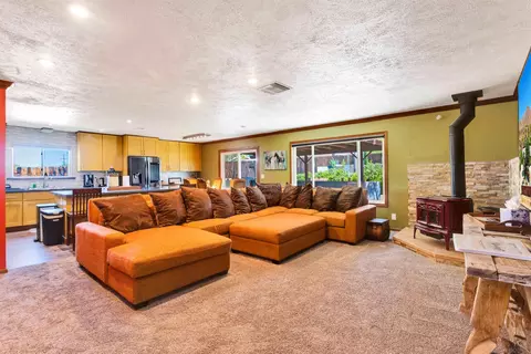 Living - 60291 La Mirada Trl, Joshua Tree, CA 92252 photo 1 of 5