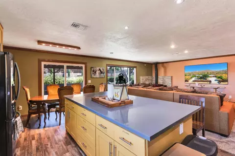 Kitchen - 60291 La Mirada Trl, Joshua Tree, CA 92252 photo 4 of 4