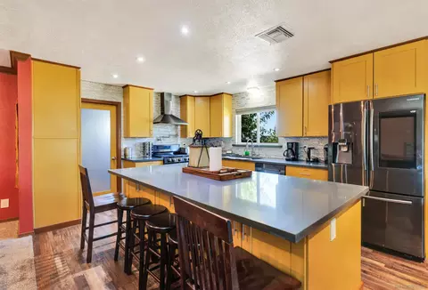 Kitchen - 60291 La Mirada Trl, Joshua Tree, CA 92252 photo 1 of 4