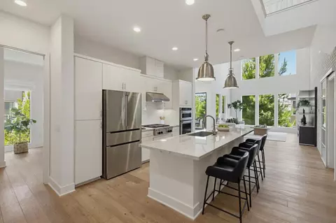 8442 Distinctive Dr, San Diego, CA 92108